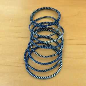 African recycled flip flops bracelets, recycled plastic, in a set of 9 blue